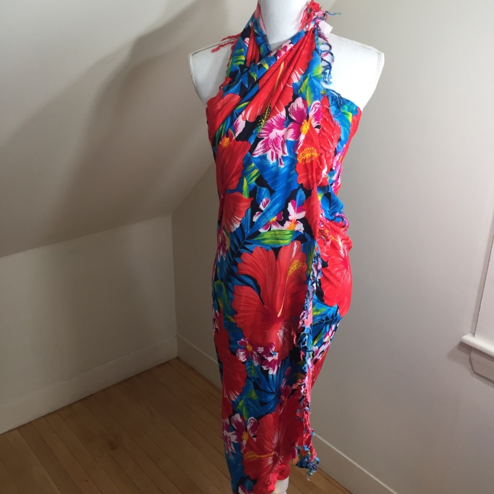 bright hibiscus print pareo